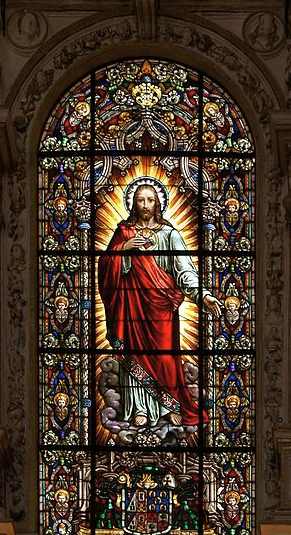 SacredHEartStainedGlassOrnate